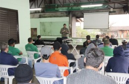 AGOSTO AZUL: Lajes Patagonia promove palestra de conscientização aos colaboradores