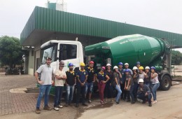 Alunos do Colégio Flávio Warken visitam a Lajes Patagonia em Foz do Iguaçu